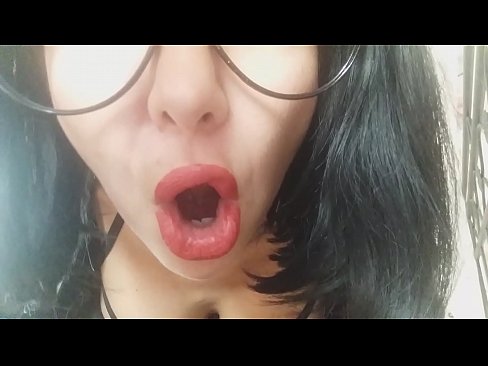 ❤️ Honey, hooyadaa anoo ah hooyadaa kuma ogolaan doonto inaad iskuul aado maanta... aad baan kuugu baahanahay... ️ Galmo ❤